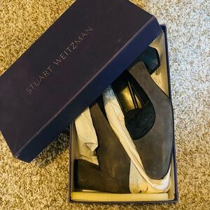 Stuart Weitzman Women's Gray Suede Loafers